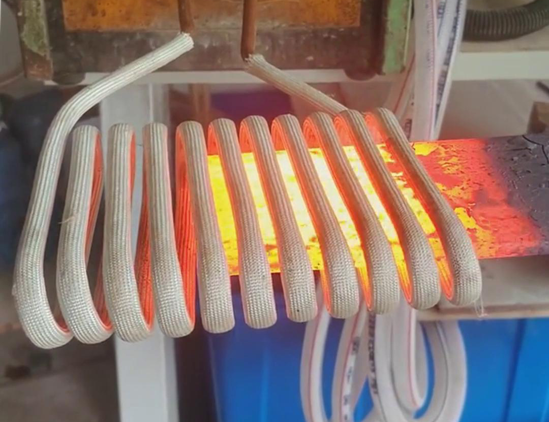 40KW高頻榴莲视频色在线观看加熱設備在加熱10mm厚鋼板方麵