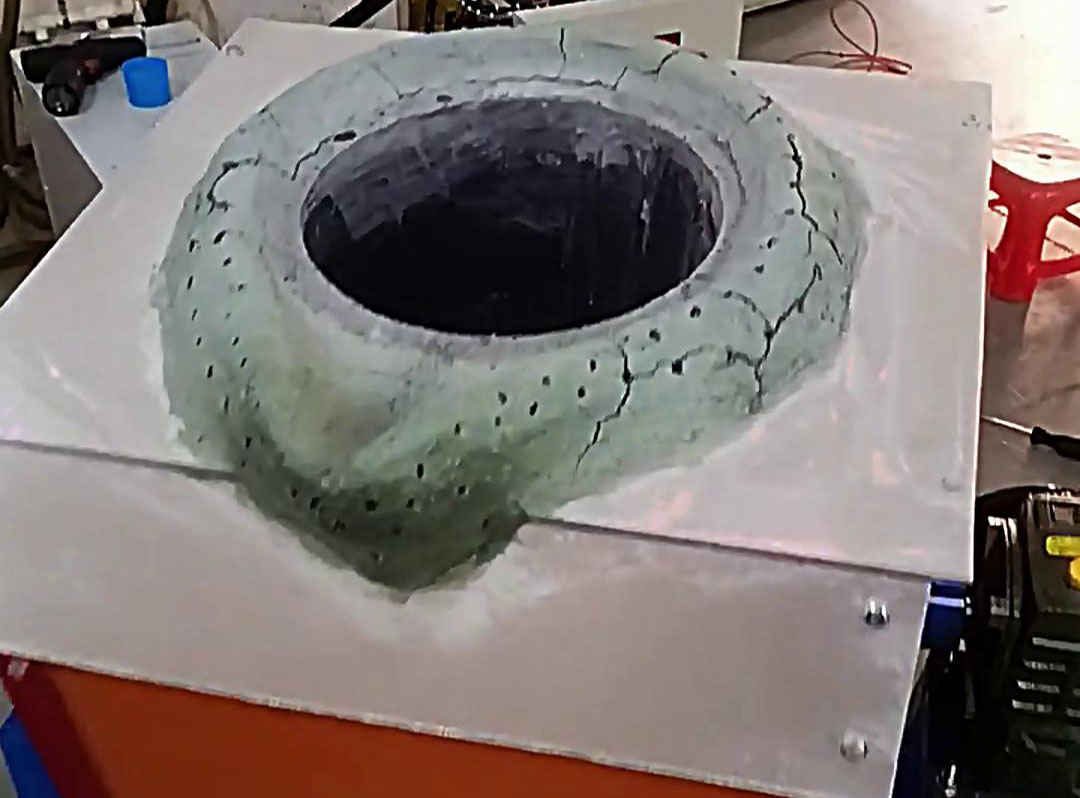 25kW 中頻榴莲视频色在线观看熔煉爐:20 公斤廢鐵高效回收解決方案(圖2) 25kW 中頻榴莲视频色在线观看熔煉爐:20 公斤廢鐵高效回收解決方案(圖2)