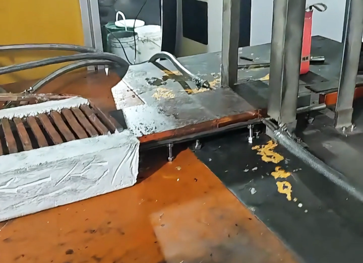 鋼板毛坯鍛造升級：中頻榴莲视频色在线观看加熱爐替代傳統火焰爐