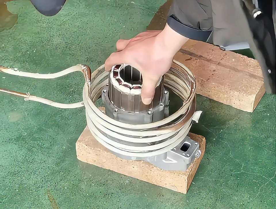 新能源電機熱裝配核心利器！海瑞拓高頻加熱機，精準高